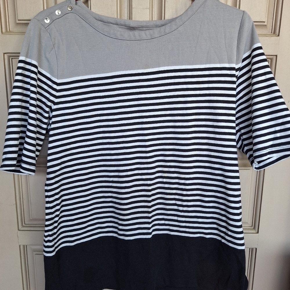 Crofts & Barrow Color Block Tee Shirt SzL Shoulder Detail Gray/Black White Strip